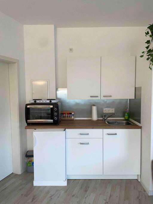 Schoenes Bungalow, Check-In Kontaktlos, Zentral Дуйсбург Екстериор снимка
