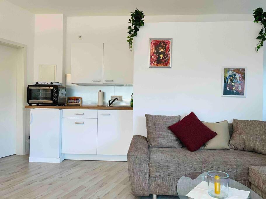 Schoenes Bungalow, Check-In Kontaktlos, Zentral Дуйсбург Екстериор снимка