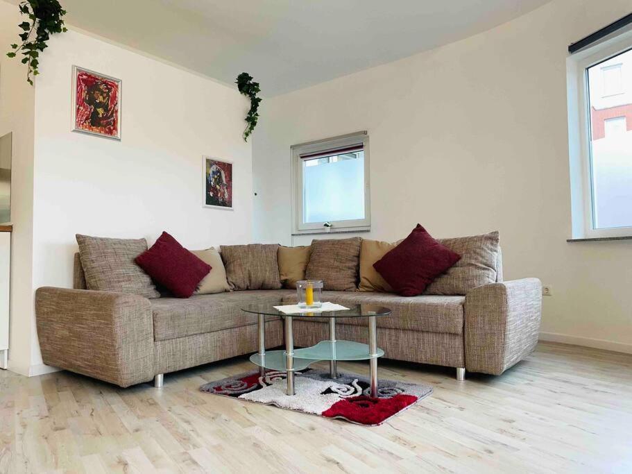Schoenes Bungalow, Check-In Kontaktlos, Zentral Дуйсбург Екстериор снимка